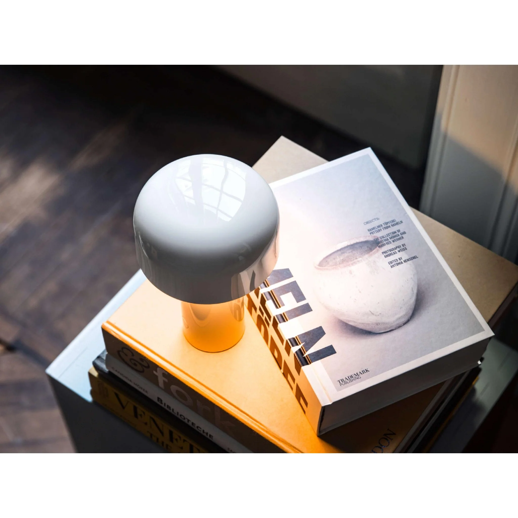 BELLHOP PORTABLE LED TABLE LAMP - Image 9