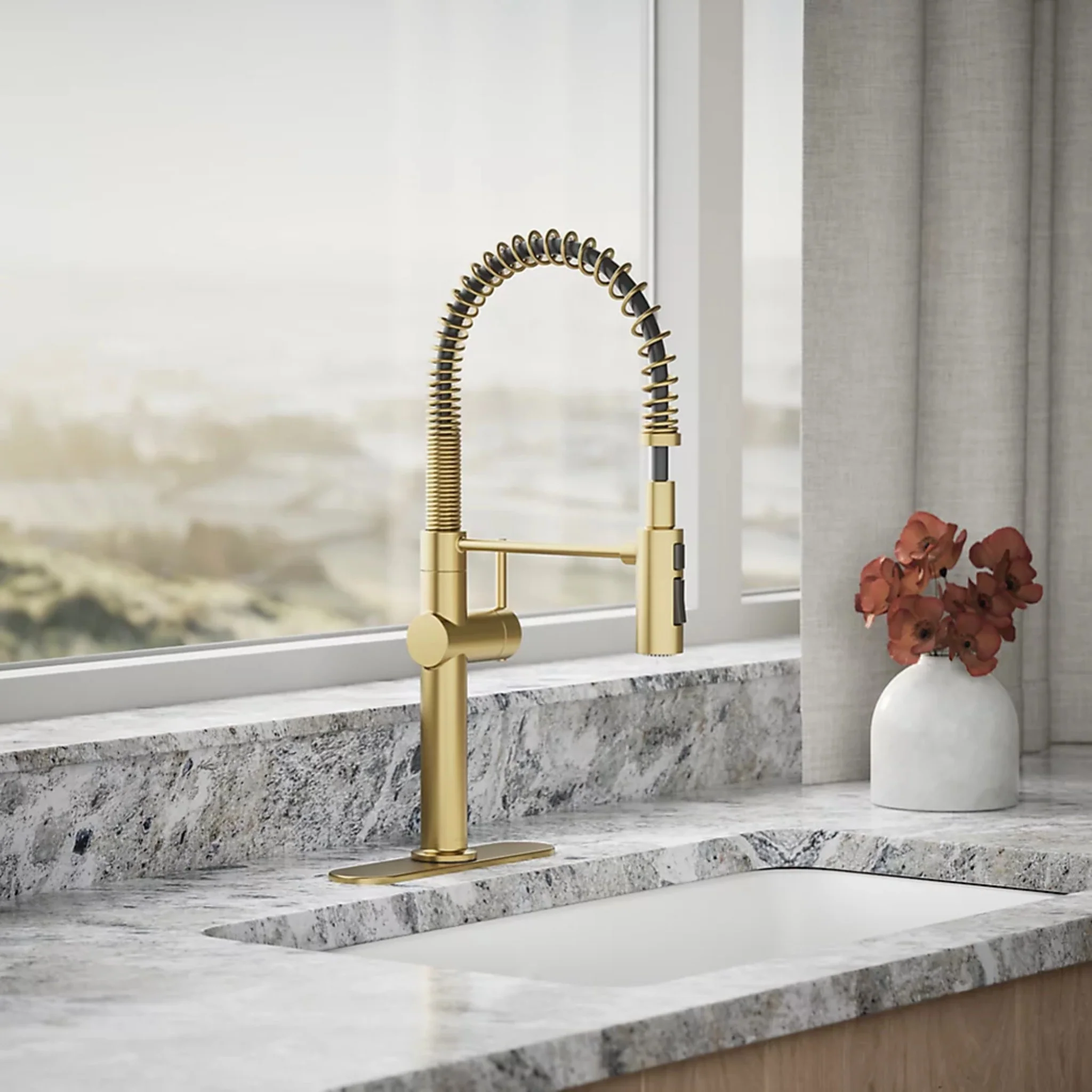 CRUE SEMI-PROFESSIONAL KITCHEN SINK FAUCET WITH THREE-FUNCTION SPRAYHEAD - Image 9