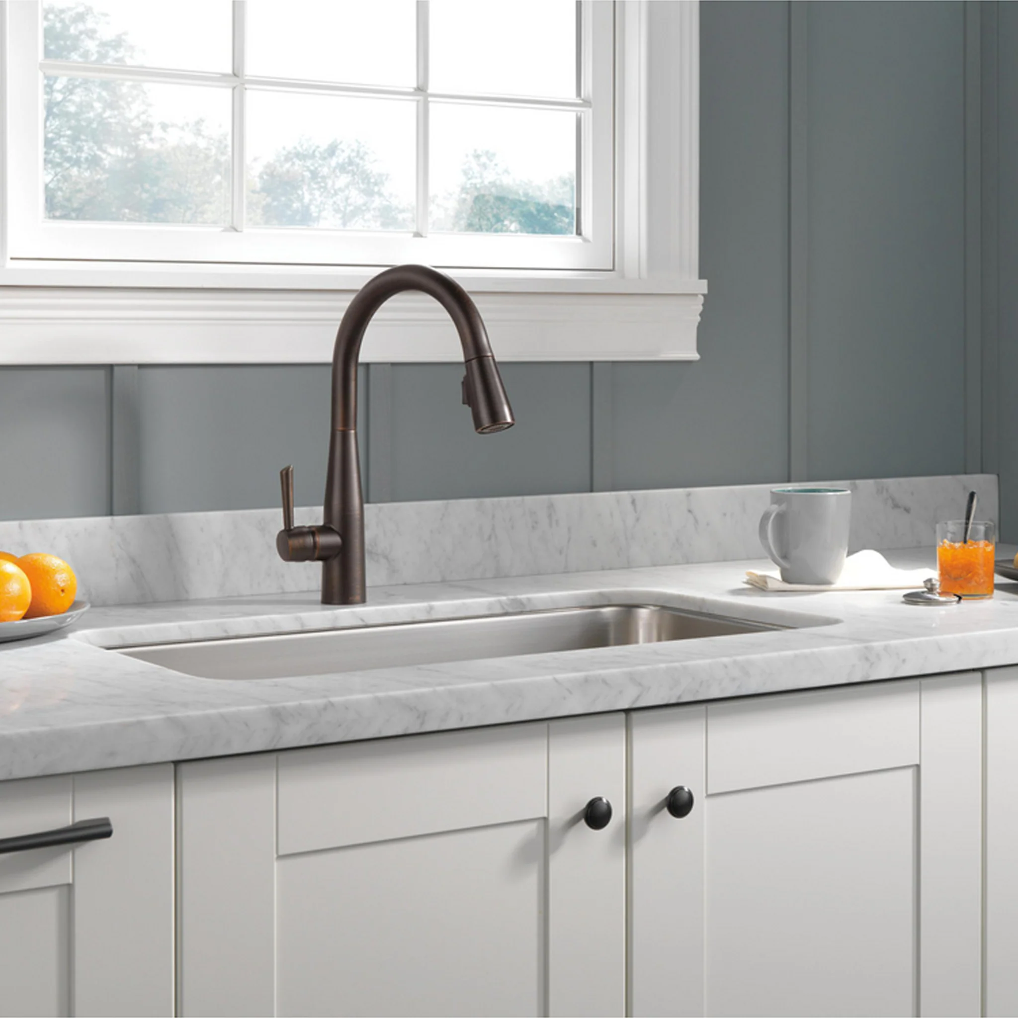 ESSA SINGLE HANDLE PULL-DOWN KITCHEN FAUCET - Image 2
