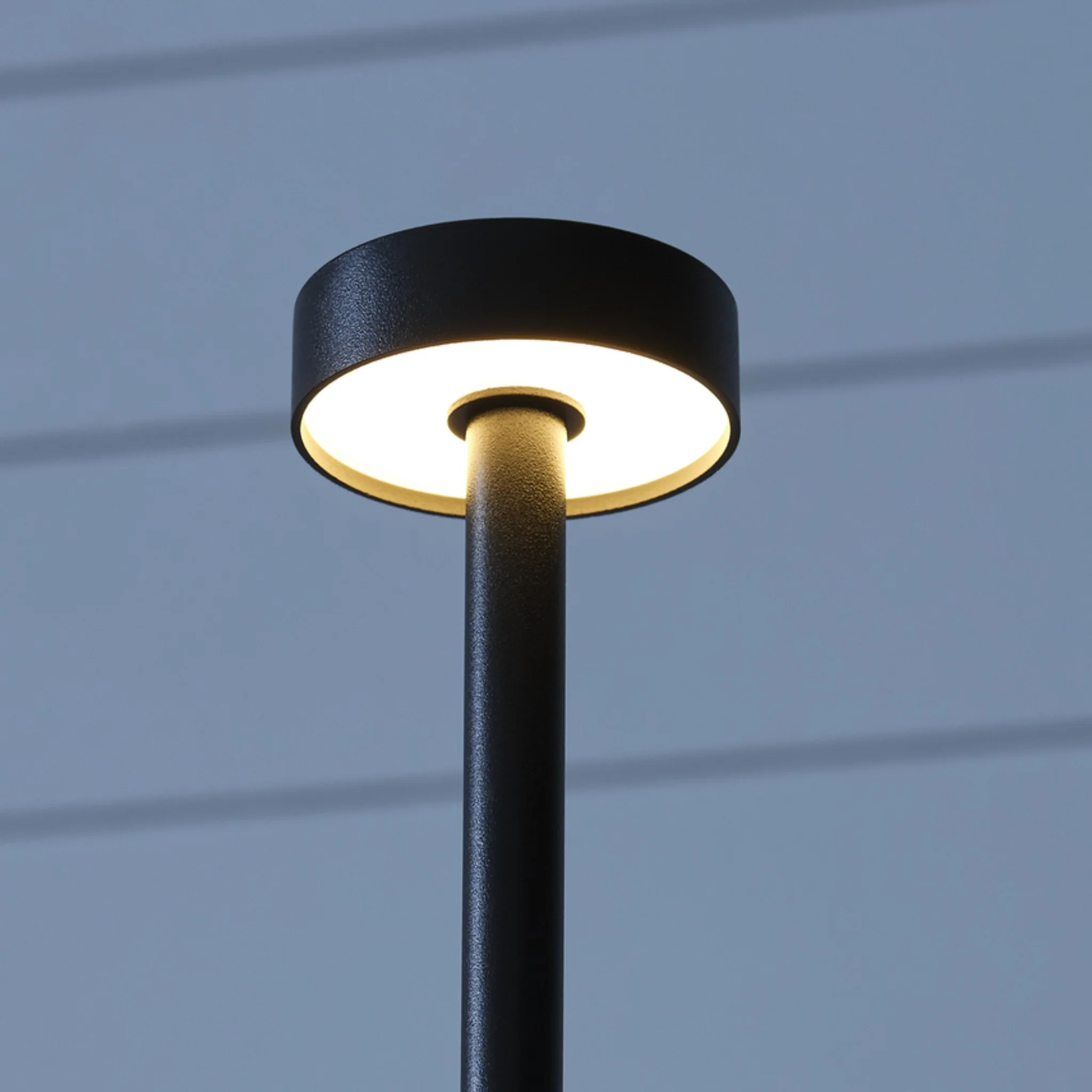 MONETA ACCENT RECHARGEABLE TABLE LAMP - Image 9