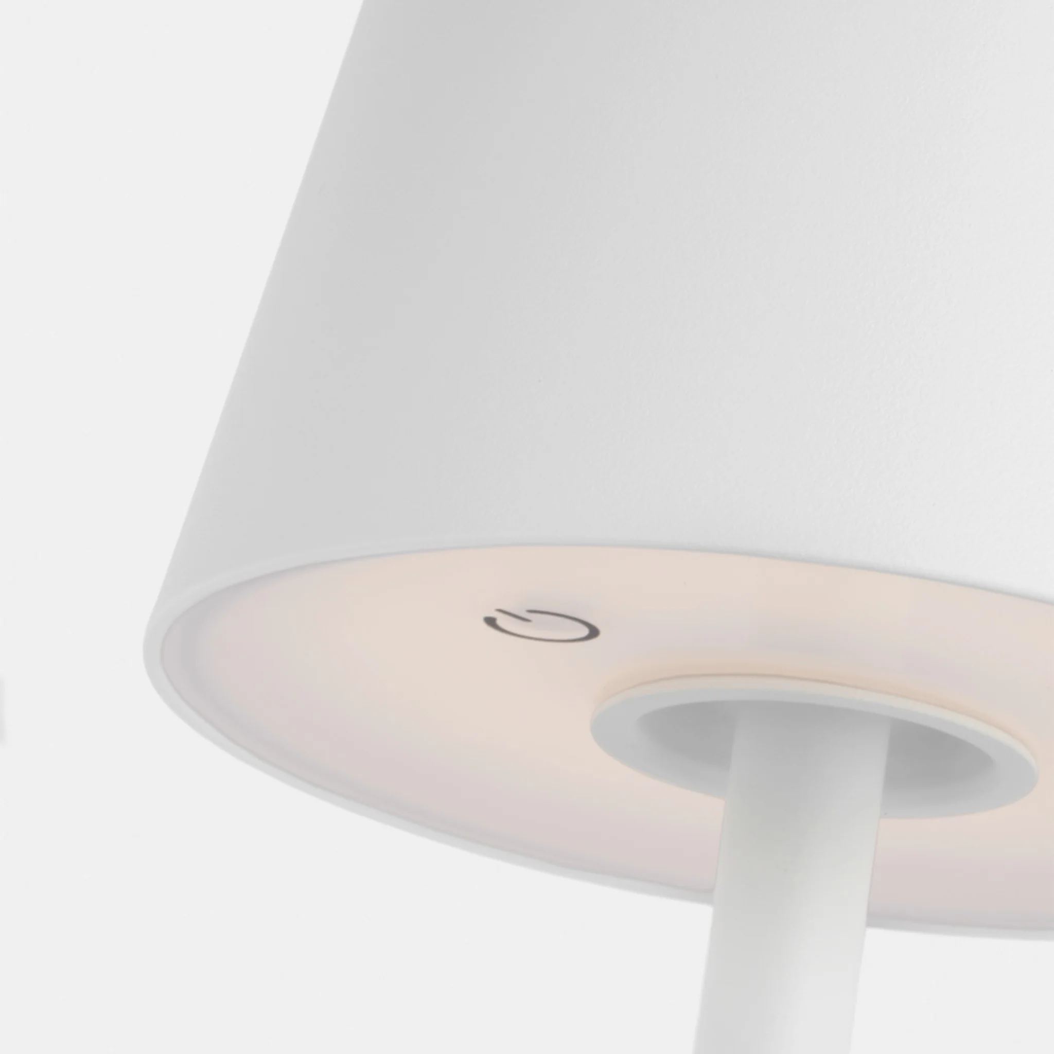NEVIS MEDIUM RECHARGEABLE FLOOR LAMP - Image 12