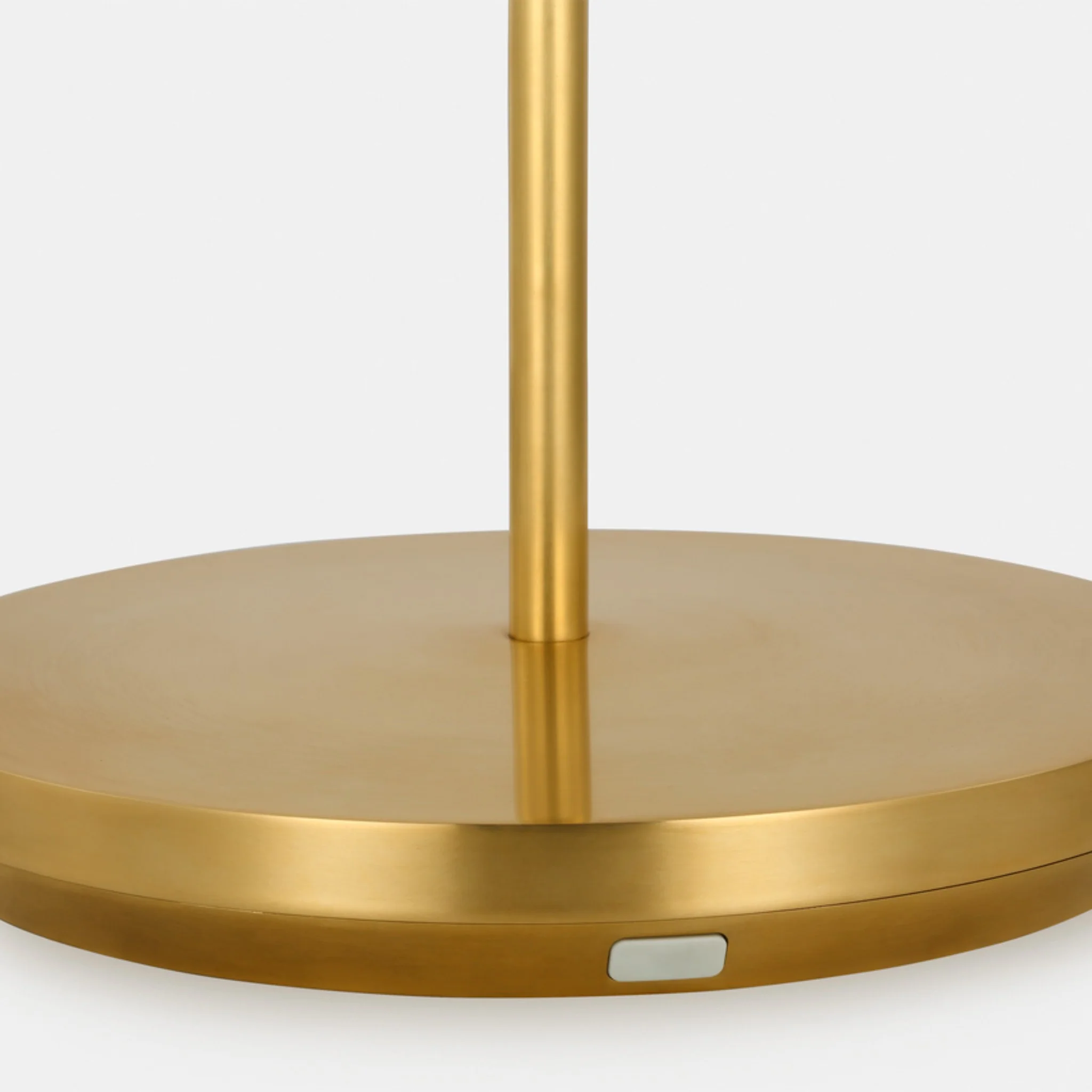 NEVIS MEDIUM RECHARGEABLE FLOOR LAMP - Image 6