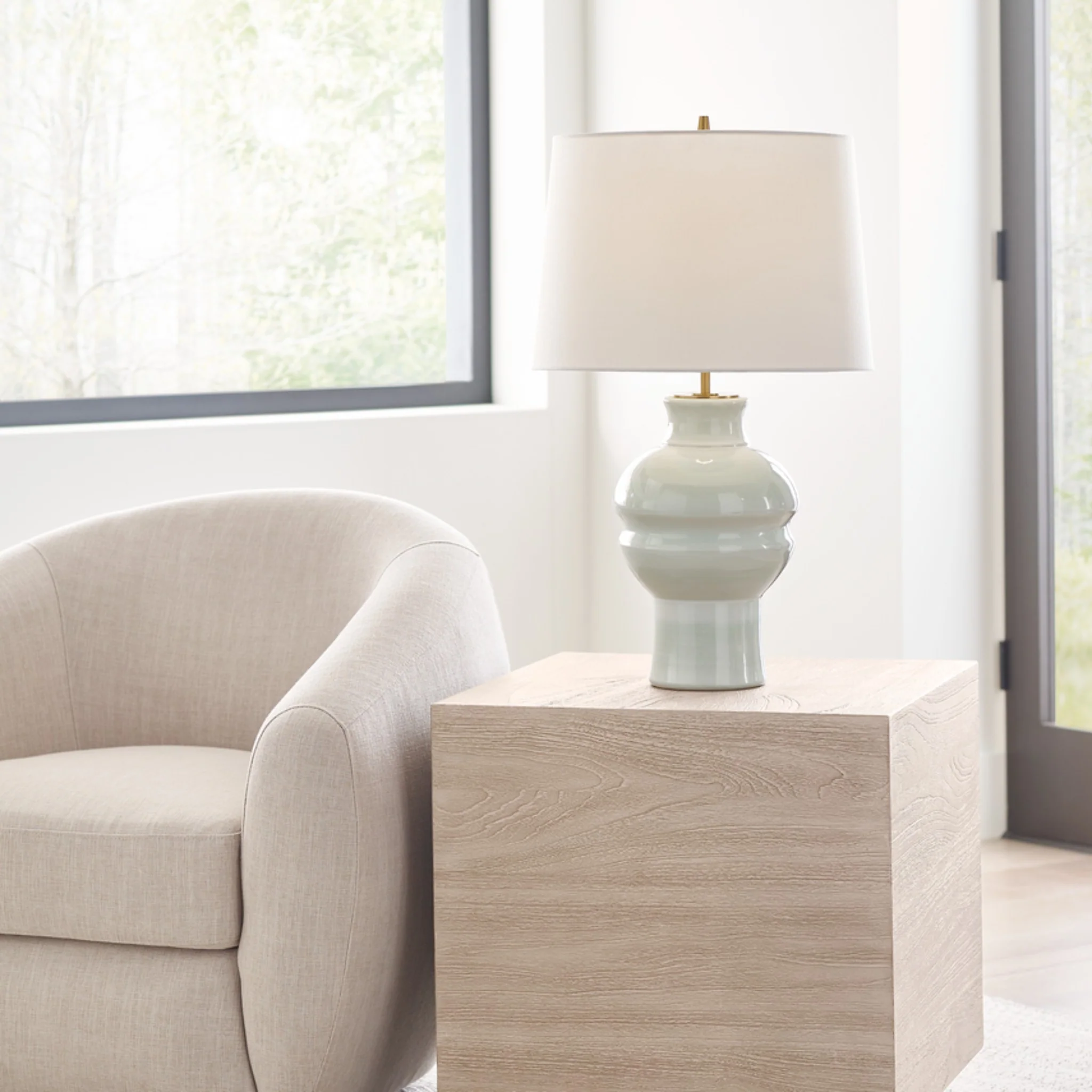 NOVA TABLE LAMP - Image 2