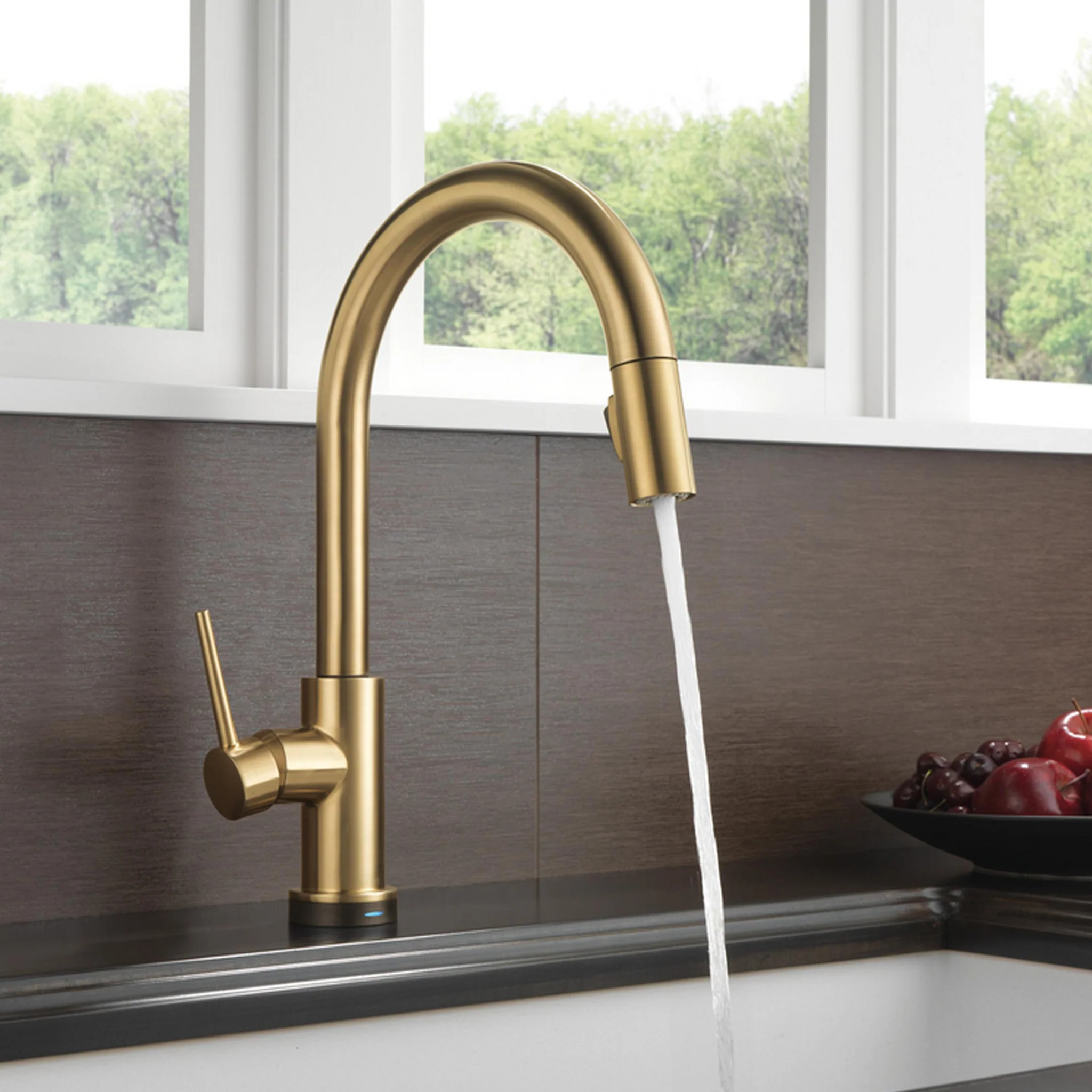 TRINSIC® SINGLE HANDLE PULL-DOWN KITCHEN FAUCET FEATURING TOUCH2O(R) TECHNOLOGY - Image 2