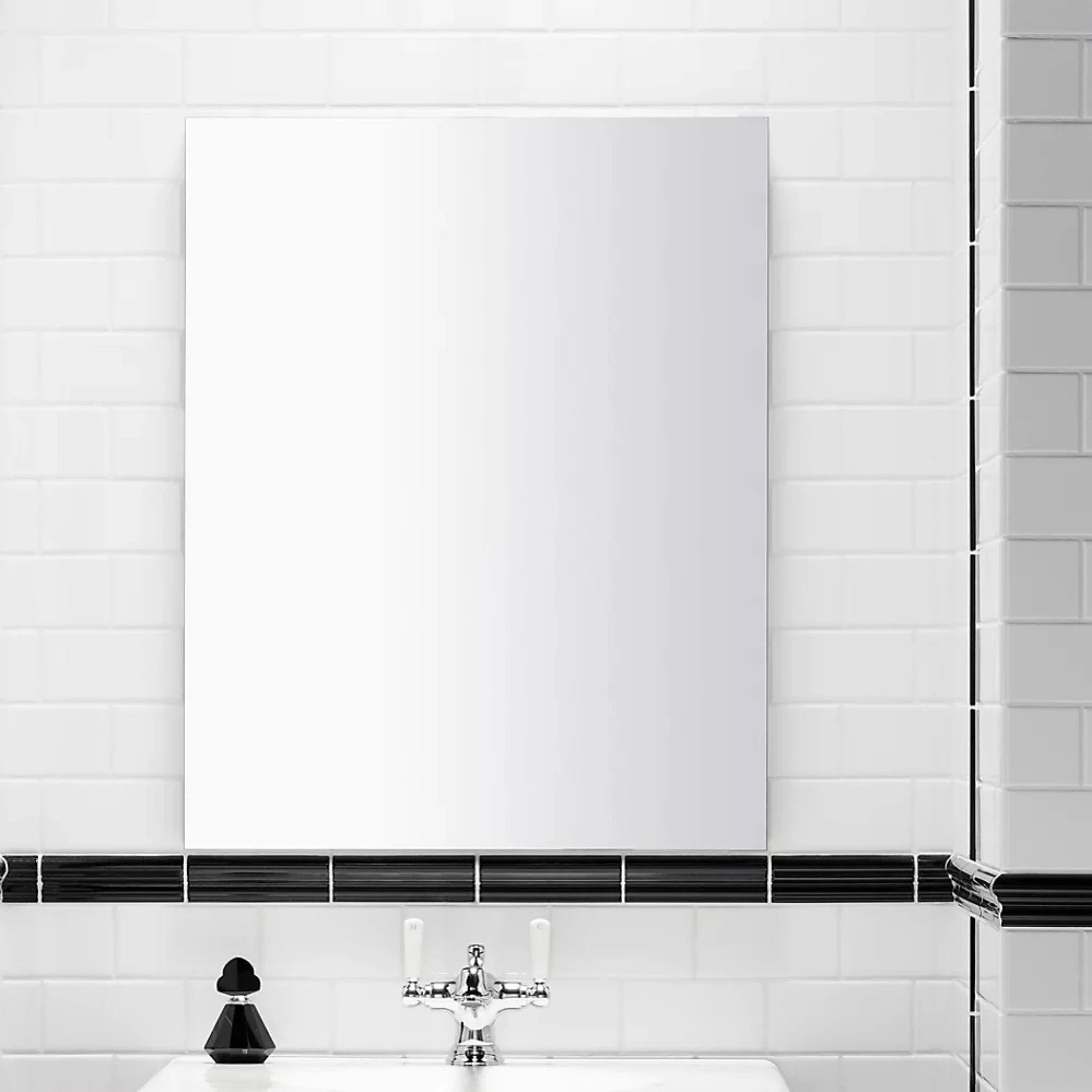 VERDERA 24 X 30 INCHES MEDICINE CABINET WITH PULL-OUT MIRROR - Image 3