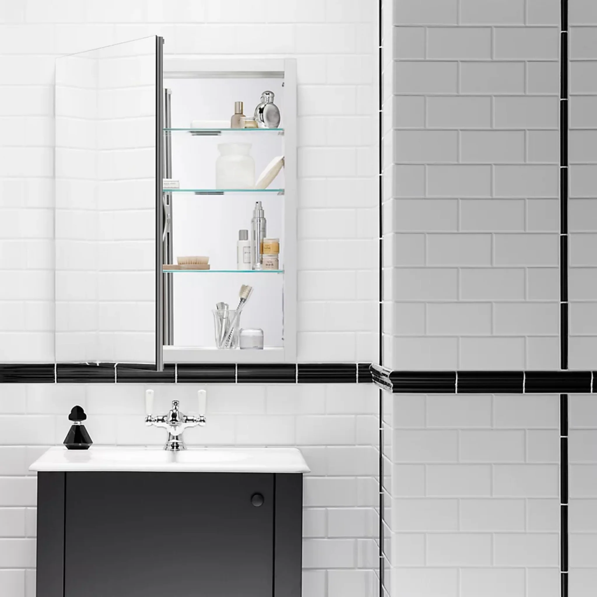 VERDERA 24 X 30 INCHES MEDICINE CABINET WITH PULL-OUT MIRROR - Image 6